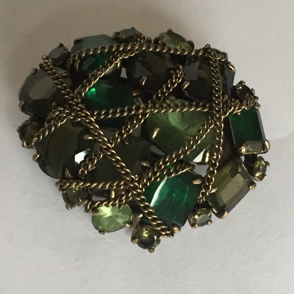 Stella & Dot green rhinestone pin w/chain
